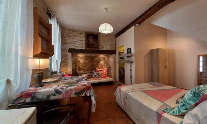 Montcuq House | Oh P'tit Rapporteur