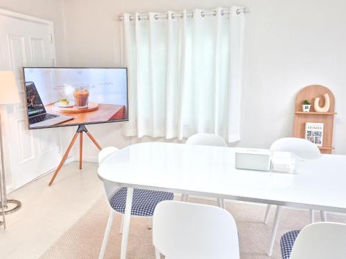 Daeyeon-dong Bed & Breakfast | Oiso Stay