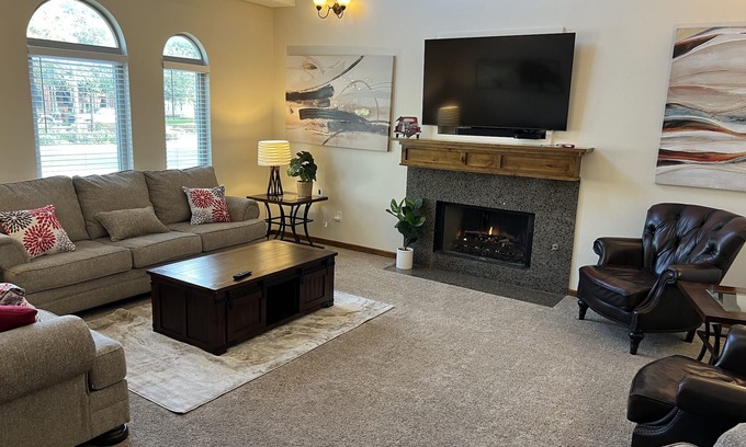 North Overton House | OK state game availability! Oct 25 - Perfect spot for TTU Gamedays!