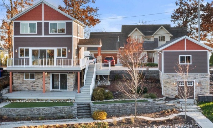 Okauchee Lake House | Okauchee Lake - Sleeps 6; Parking; avail. RNC- Repub Convention; Boat? possible