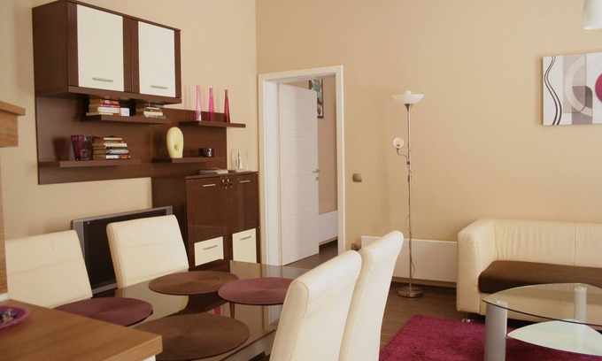 Terezvaros Apartment | Oktogon/Andrassy - Luxurious Apartment Location Ideal 1 bedroom & 1 living room