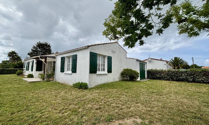 Saint-Denis-d'Oleron House | Oléron House 6 people, beach 400m, garden, parking