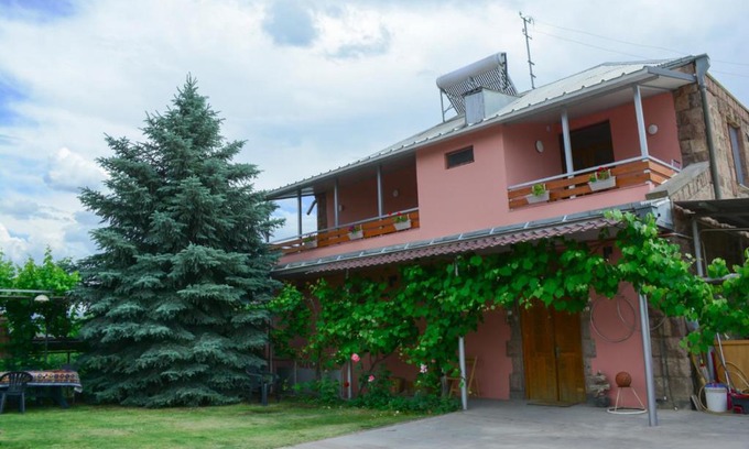 Yeghegnadzor Bed & Breakfast | Old Bridge B&B