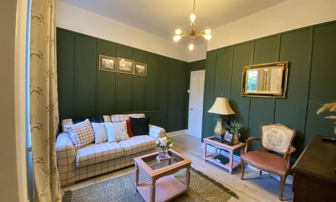 Central Aberdeen Apartment | Old City Gem, mins from main train station and River Dee