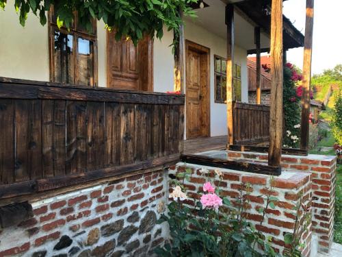 Curtea De Arges House | Old Court