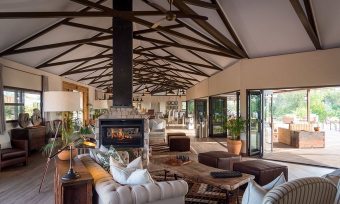 Victoria Falls Hotel | Old Drift Lodge