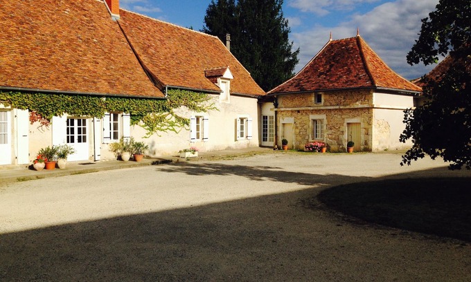 Saint-Martial-d'Albarede House | Old Farmhouse with large pool in deep countryside, all on ground floor.