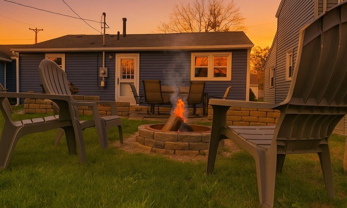 Huron House | Old Homestead Beach! 3 Bedroom Home