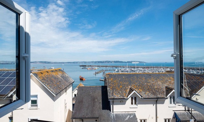Brixham House | Old Ice House - Three Bedroom House, Sleeps 8