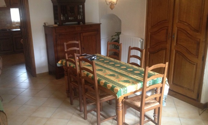 Entrechaux Cottage | Old Mas located at the foot of Mont Ventoux near Vaison La Romaine