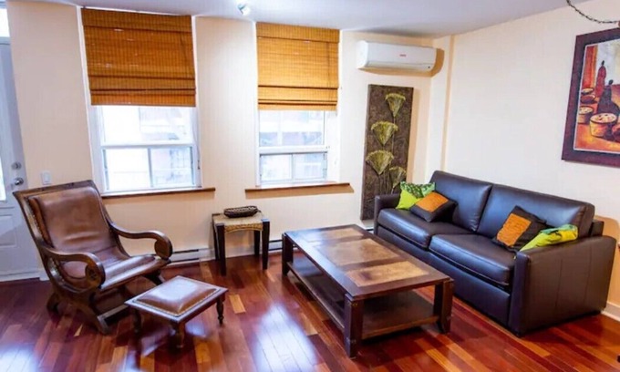 Ville-Marie Apartment | Old Montreal Luxury Quiet Apartment