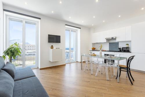 Corso dei Mille - Sant'Erasmo Apartment | Old Port Luxury Apartments