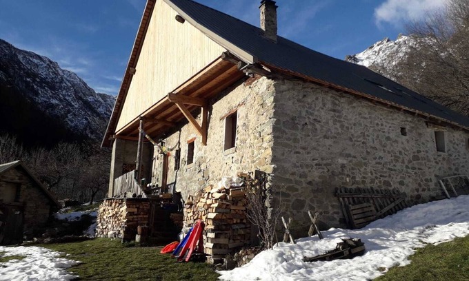 Champoleon House | Old renovated house in the heart of the Parc des Écrins for nature lovers