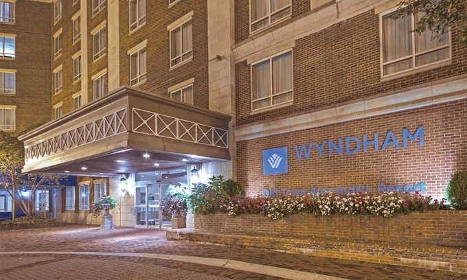 Potomac West Condo | Old Town Alexandria |Three 2BR/2BA King Suites