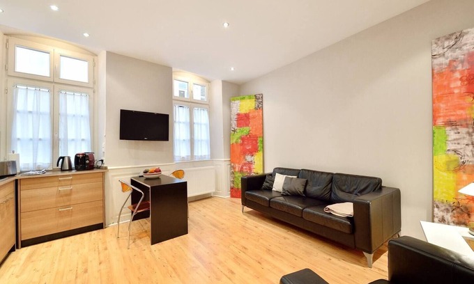 Heidelberg City Centre Apartment | Old Town Apartment "Mezzanine Floor"