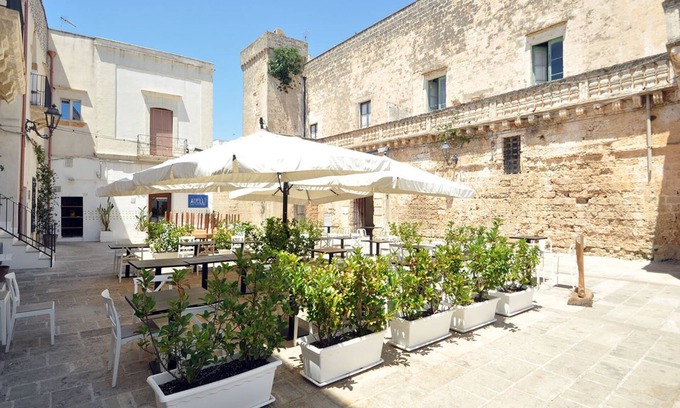 Felline Apartment | Old Town in Felline, sleeps 5, 5 km from the beach, wifi