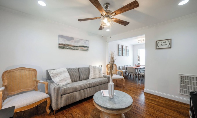 Potomac West House | Old Town Metro Fenced Yard Walkable 2 King Beds Townhome