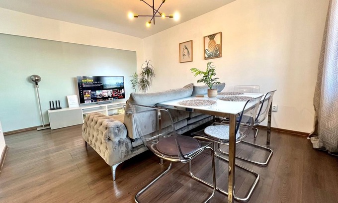 Targoviste Apartment | Old town view Central Apartment