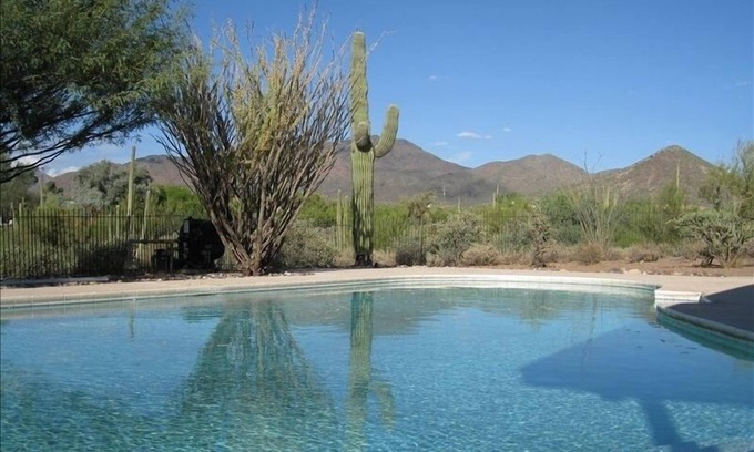 Azure Hills Estates House | Old Western Sonoran Desert Getaway
