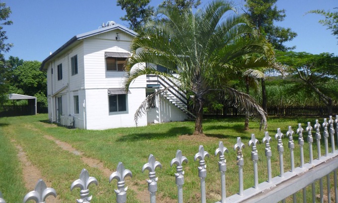 Kuttabul House | Old-world rustic charm Queenslander, 30 km North of Mackay on Bruce Highway
