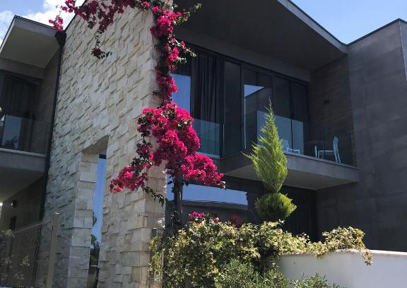 Dhermi Apartment | OLEA Family Apt with Garden