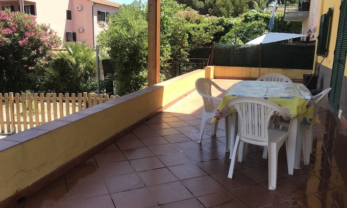 Procchio Apartment | Oleander house