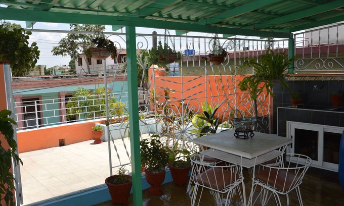 Granma House | Olga y Jose - Balcon de Bayamo