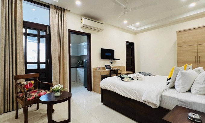 Sushant Lok Apartment | Olive Service Apartment-Golf Course Road