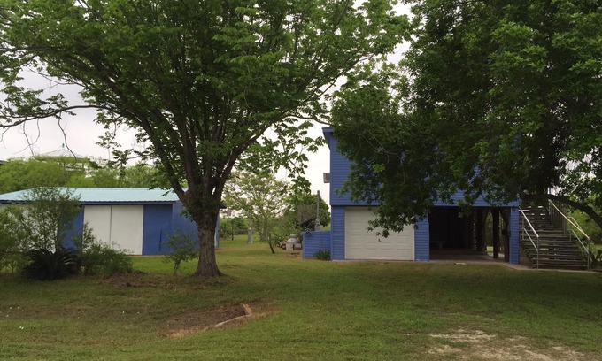 Port Lavaca House | Olivia Texas, quiet, tranquil location beautiful vies of Keller Bay.