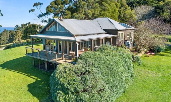 Skenes Creek North House | Ollie's View - Views to the ocean