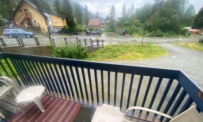 Alyeska Apartment | Olympic Loop 405S