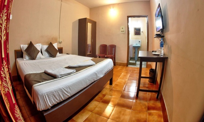 Khanapara Hotel | Om Shree Cottage