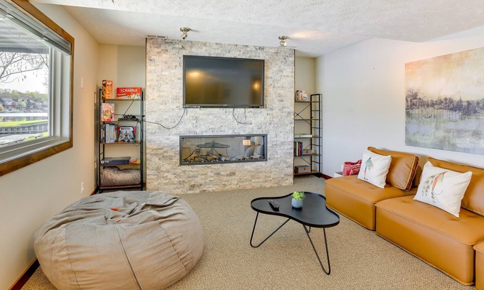 Papillion House | Omaha Area Vacation Rental Home w/ Private Beach