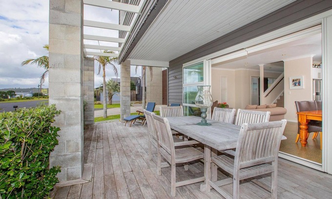 Omaha House | Omaha Stunning Beach House -Luxurious home