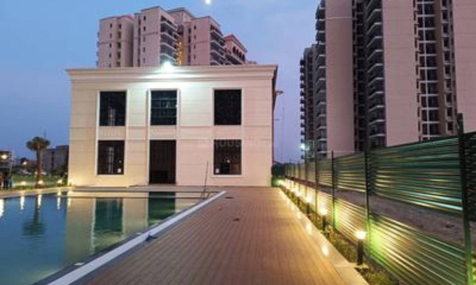Naini Apartment | Omaxe 3-bedroom apartment near Kumbh Mela and Sangam