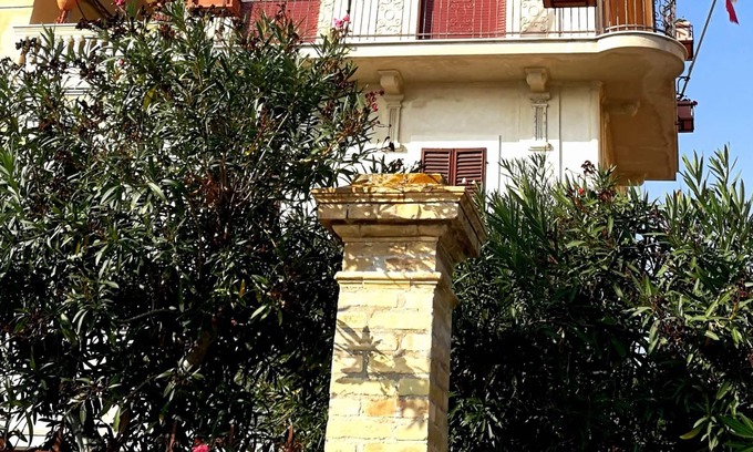 Grottammare Apartment | Omero Beach Home Seafront apartment with tower in Liberty villa