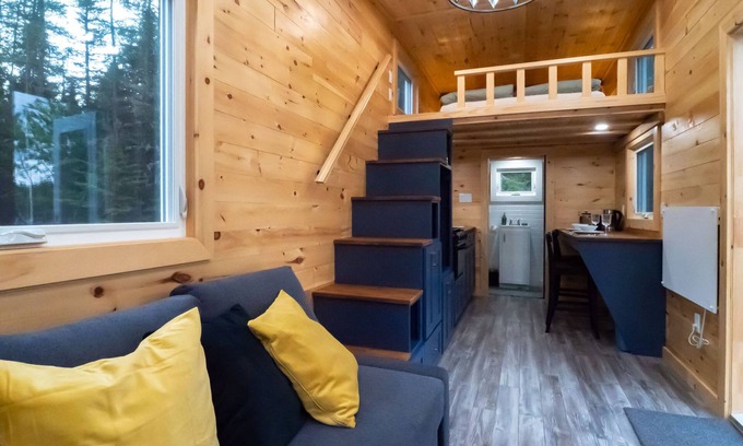 Cleveland Cottage | On a perfect canoe river secluded in the woods but close to amenities and town
