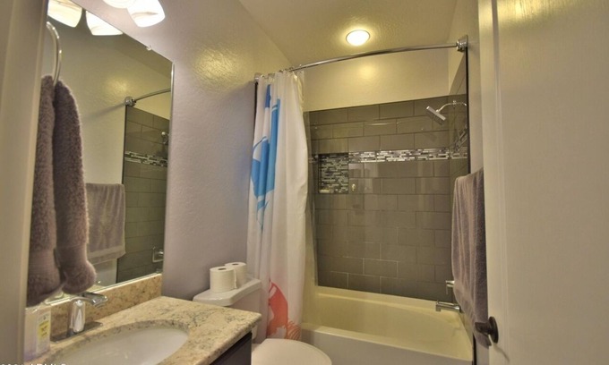Paradise Valley Village House | on cave creek next to black mountain city view balcony hiking 4b 3 ba townhouse
