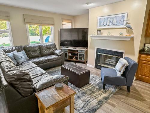 Kelleys Island House | On Island Time at Kelleys Island Condo!