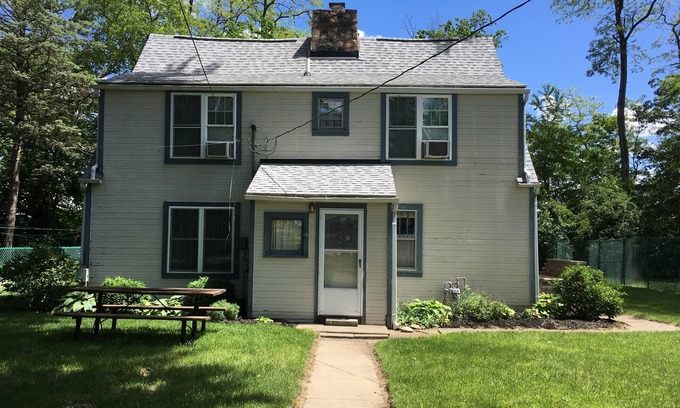 Norway Cottage | On Lake Shafer Right Next To Indiana Beach's South Entrance
