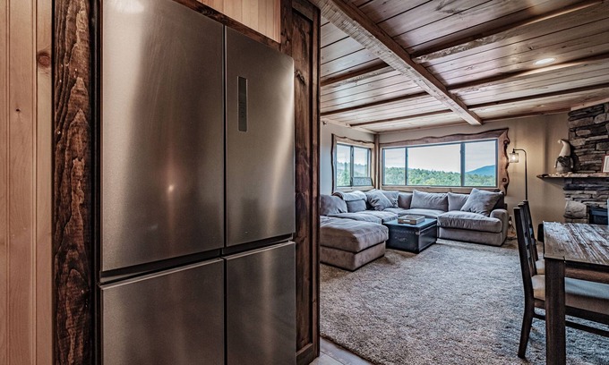 Sunday River Area Condo | On Mountain two bedroom unit sleeping 6