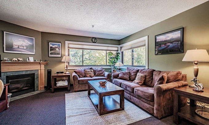 Sunday River Area Condo | On Mountain two bedroom unit sleeping 6