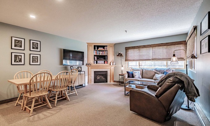 Sunday River Area Condo | On Mountain two bedroom unit sleeping 8