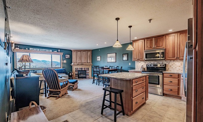 Sunday River Area Condo | On Mountain two bedroom unit sleeping 6 with air conditioning!