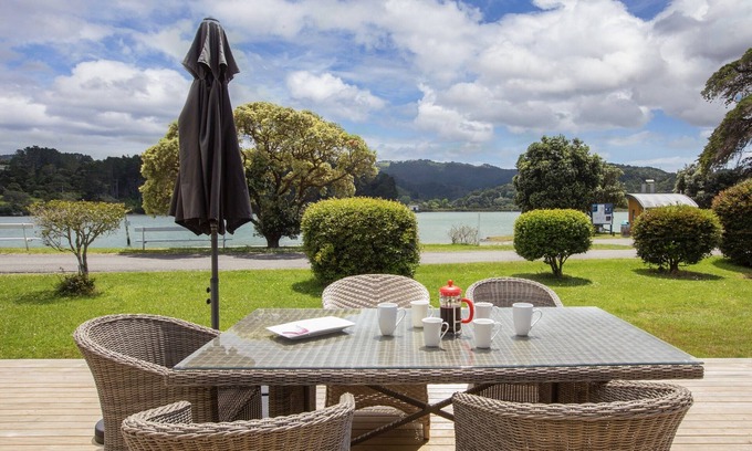 Wayby Cottage | On Point - Point Wells Holiday Home