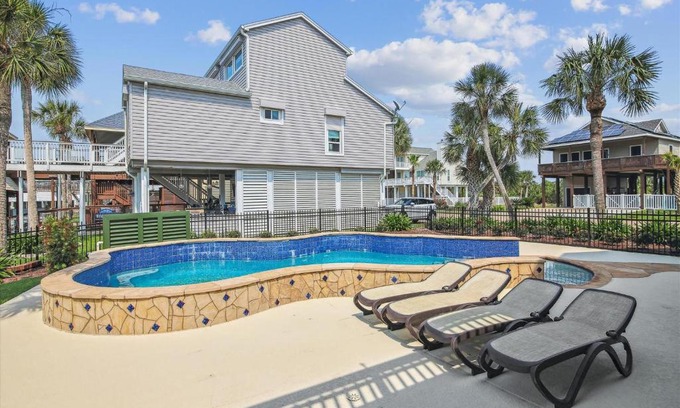 Isla Del Sol House | On Pool Time