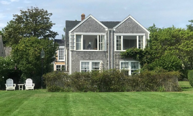 Siasconset House | ON Sconset bluff-walk to beach-walk to village