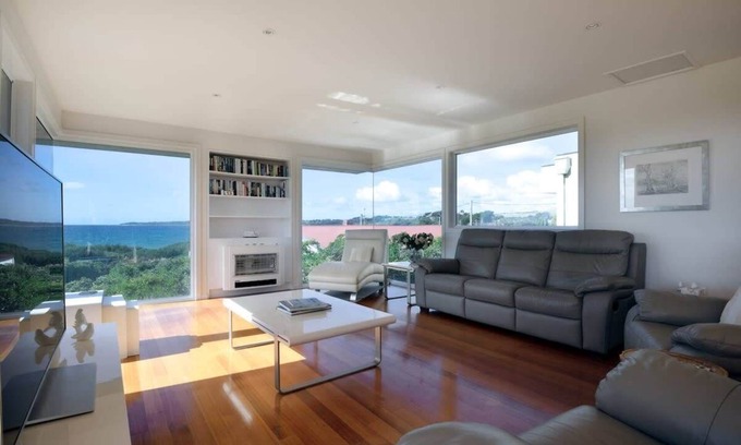 Low Head House | On the Beach & Golf Course Minutes from MTB Trails