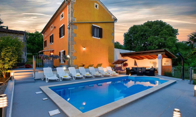 Susnjevica Villa | On the edge of the National Park, the perfect distance between the sea and the mountains