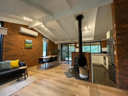 Porepunkah House | On the River, Porepunkah - Bright VIC